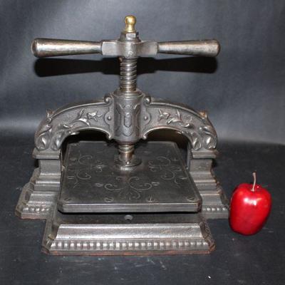 Estate sale photo