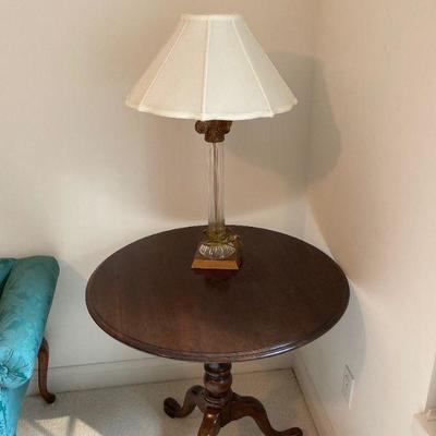 Bird cage tilt top Q. Anne style table