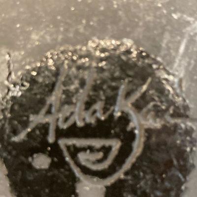 Signature on the pot Aela ?

