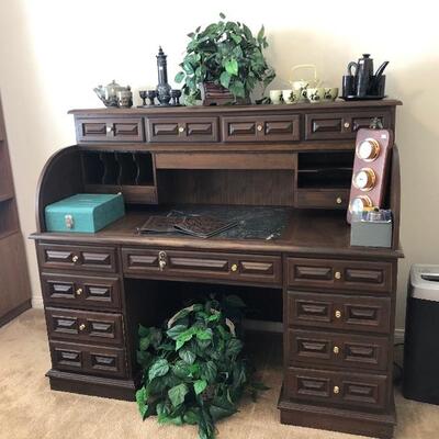Roll top desk 