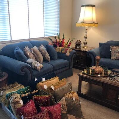 Couch set 
