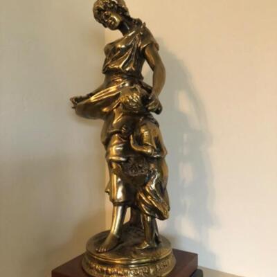 Statues 