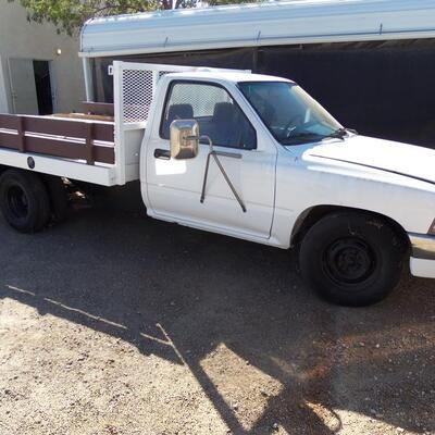 1995 Toyota work truck over 200,000 miles runs great 