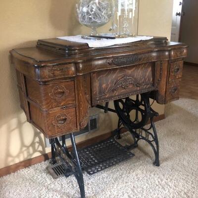 Treadle Sewing Machine 