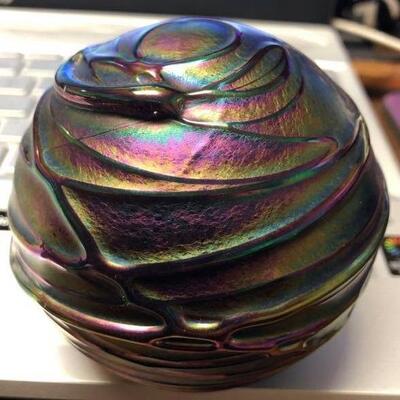 https://www.ebay.com/itm/124368111365	WL3124 VINTAGE 1989 CALIFORNIA GLASS PAPER WEIGHT " CARNIVAL GLASS"		Auction
