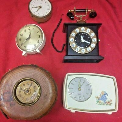 https://www.ebay.com/itm/124368111362	LX3025 LOT OF FIVE VINTAGE WIND UP ALARM CLOCKS		Auction
