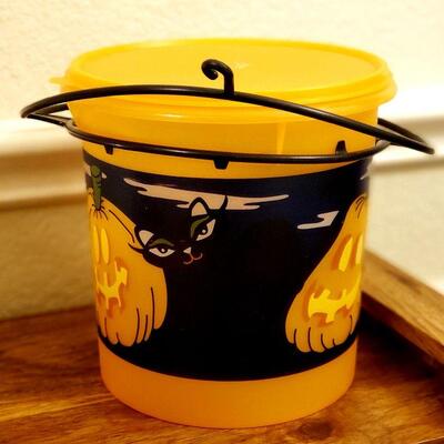 Tupperware Halloween Trick or Treat Bucket