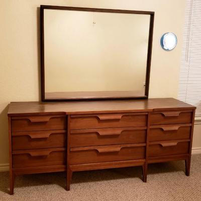 Mid-Century Dresser/Furniture