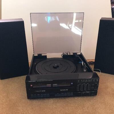 Realistic Clarinette 124 - AM/FM Stereo Dual Cassette Music System. Model # 13-1237.
Date code: 649 292 594 011 577
