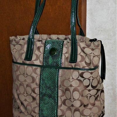Very nice purses and handbags
