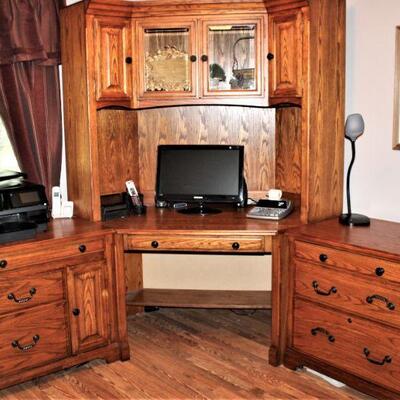A very, very handsome three piece wood office set.  Whether for work or play you'll be perfectly comfortable and stylish with this...