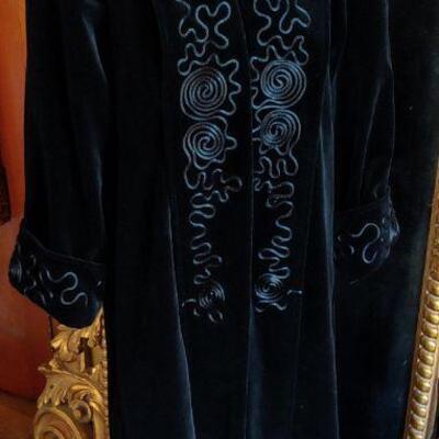 gorgeous black velvet clutch coat