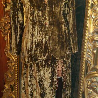 Super fly Ladies crushed velvet 3 piece hot pants suit!