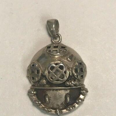 https://www.ebay.com/itm/124401535563	WL204 STERLING SILVER DIVER'S HELMET PENDANT	Buy-It-Now	 $20.00 
