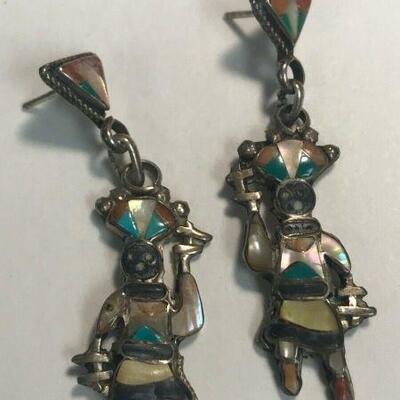 https://www.ebay.com/itm/114477755258	WL178 UNMARKED SILVER DANGLE EARRINGS TRIBAL MAN WITH STONES POST FASTENERS		 Buy-It-Now 	 $20.00 
