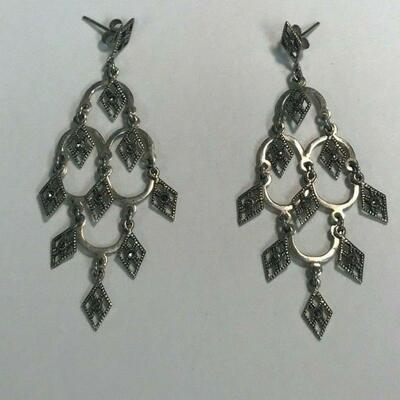 https://www.ebay.com/itm/124401680686	WL177 STERLING SILVER CHANDELIER EARRINGS POST AND BUTTERFLY CLASP		 Buy-It-Now 	 $20.00 
