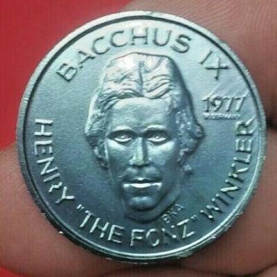 https://www.ebay.com/itm/114477765546	LAN5257 GREEN MINI 1977 KING BACCHUS HENRY "THE FONZ" WINKLER DOUBLOON			 Buy-It-Now...