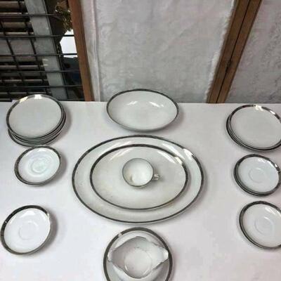 https://www.ebay.com/itm/124395890423	Cma2087: Fukagawa Arita Pattern NO.917 25 Piece Set Local Pickup		 Auction 
