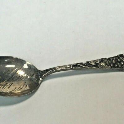 WL166	https://www.ebay.com/itm/114484175808	WL166 STERLING SILVER SOUVENIR SPOON SOUTH HAVEN MICH		 Auction 
