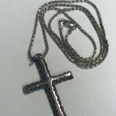 https://www.ebay.com/itm/114477304173	WL180 STERLING SILVER CHAIN AND LARGE CROSS 	Buy-It-Now	 $30.00 
