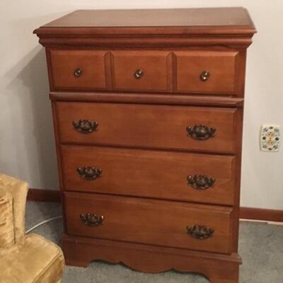 https://www.ebay.com/itm/114454845753	TL0016 4 Drawer Chest Tall Early American Style Pickup Only	https://www.ebay.com/itm/114454845753...