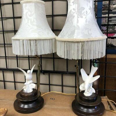 https://www.ebay.com/itm/114484169258	KG4012 Part of Dove Endtable Accent Lamps Pickup Only		 Auction 
