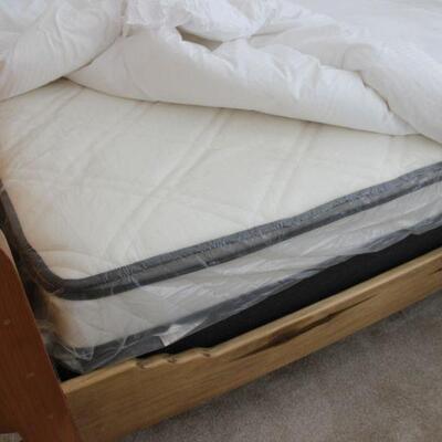 King foam mattress BRAND NEW w/ Boxspring. $450.00