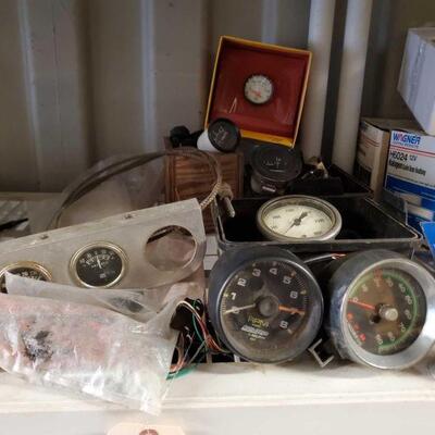 7170	

Automotive Gauges
Automotive Gauges
