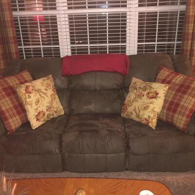 Green Couch with 2 Recliners
Afghan
Pillows