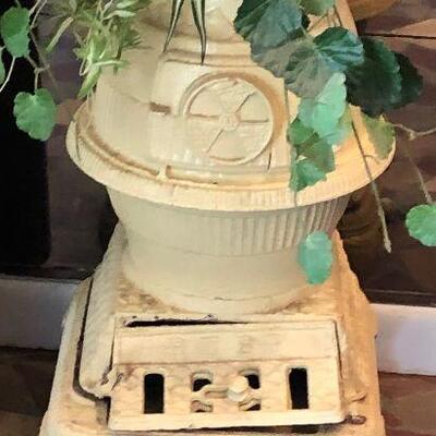https://www.ebay.com/itm/114512843691	HYH025 Small Antique Cast Iron Coal Stove Pickup Only		Buy-It-Now	 $100.00 
