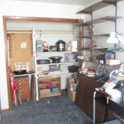 Kitchen & linens.