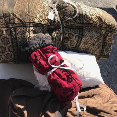 King bedspread $15 dust ruffle $5