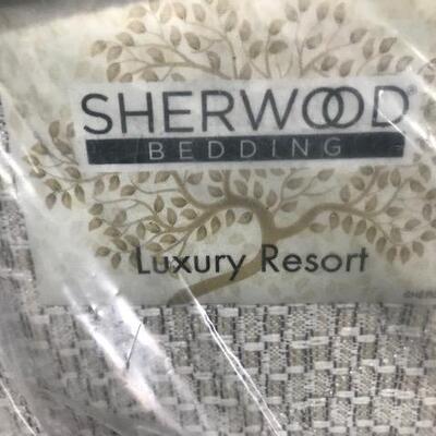 Sherwood Luxury Pillow Resort Twin/Foundation