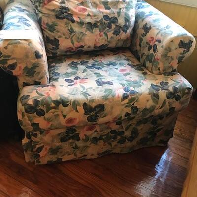Club chair $99 each
2 available
36 X 36 X 26"