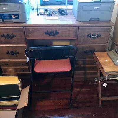 Desk $39
48 X 18 X 31"
Vintage folding chair $15