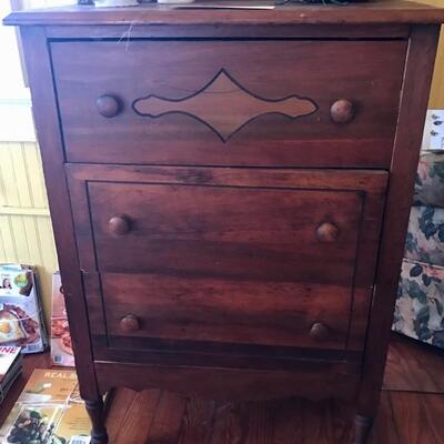 Chest of drawers $175
27 X 16 X 39"
