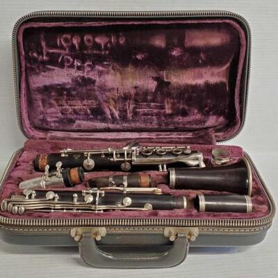 #7224 â€¢ Selmer Clarinet