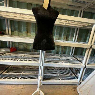 3044	

Adjustable Clothing Mannequin
50â€x12â€ - 64â€x12â€