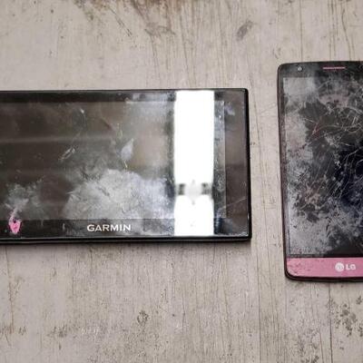 #7232 â€¢ Gamin GPS And LG Smartphone