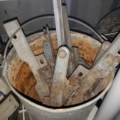 #4118 â€¢ Brake Shoes, SAE 90 Gear Oil, Ash Trays, And More