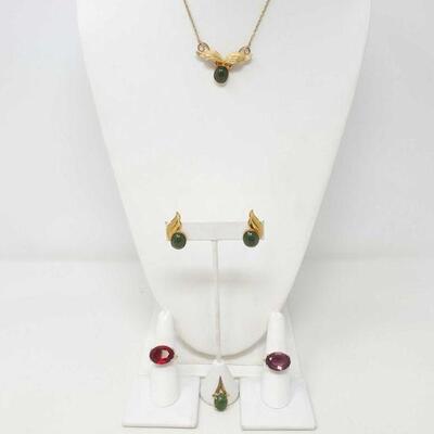 846	

Gold Filled Necklace, 2 GF Rings, And GF Pendant
Weighs Approx 22.2g