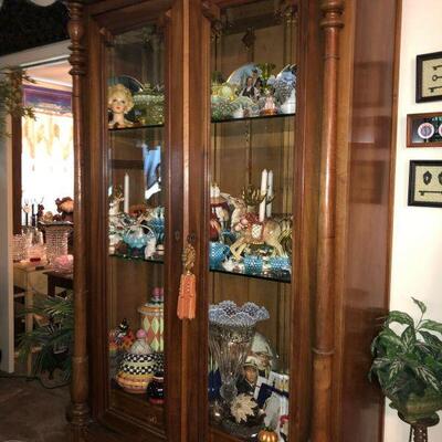 https://www.ebay.com/itm/114644956294	WL5010: Oak Glass Front Display Cabinet with Glass Shelves Local Pickup		Auction
