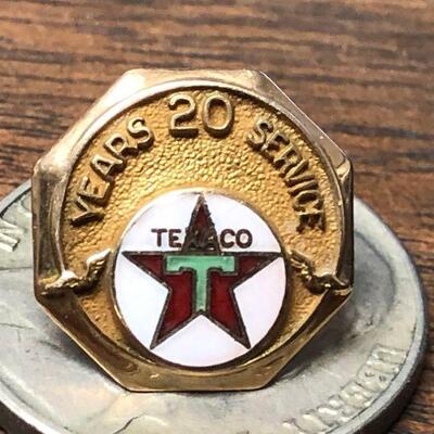 https://www.ebay.com/itm/114652069639	BM4015 Texaco 14 K Gold Pin 20 Years of Service 		Auction
