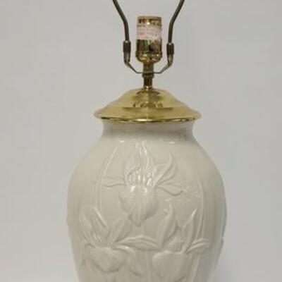 1027	LENOX MASTERPIECE IRIS QUOIZEL IVORY TABLE LAMP, 32 IN HIGH
