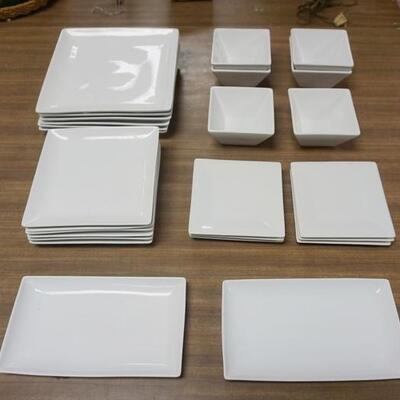 1010	CRATE & BARREL DISH LOT

