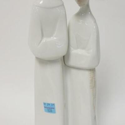 1036	LLADRO 2 NUNS, 13 1/2 IN
