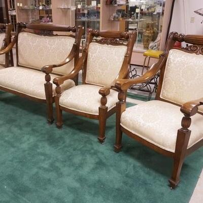 1014	VICTORIAN 4 PIECE PARLOR SET
