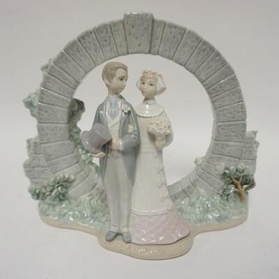 1044	LLADRO BERMUDA MOON GATE CIRCLE & BRIDE & GROOM
