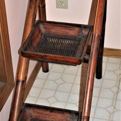 Wicker Plant Stand