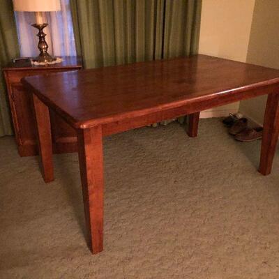 https://www.ebay.com/itm/124552455564	BM7001 Maple Butcher Block Style Kitchen Table Local Pickup		Buy-It-Now	 $145.00 
